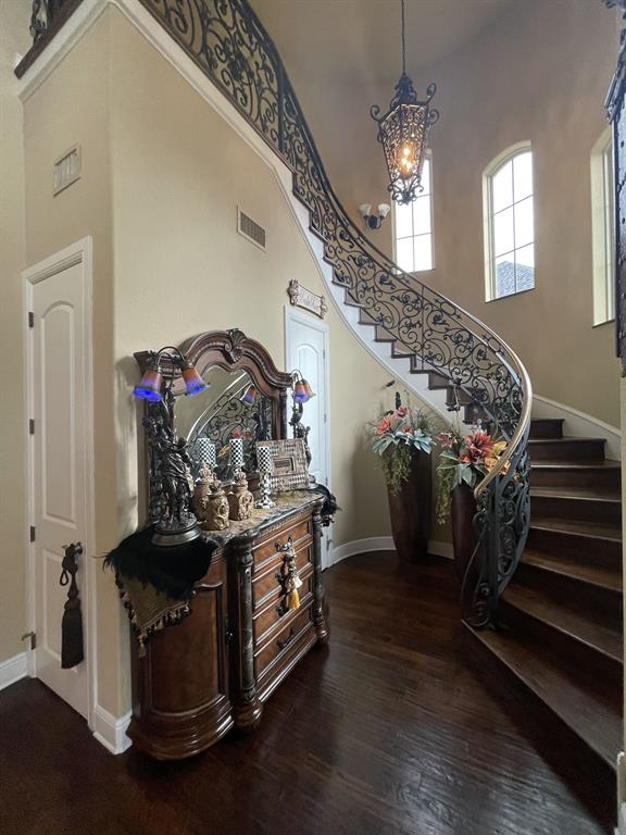 2519 Pebble Drive