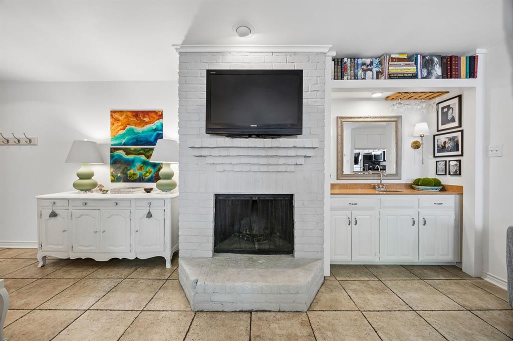 Inwood Crossroads Condo - Residential