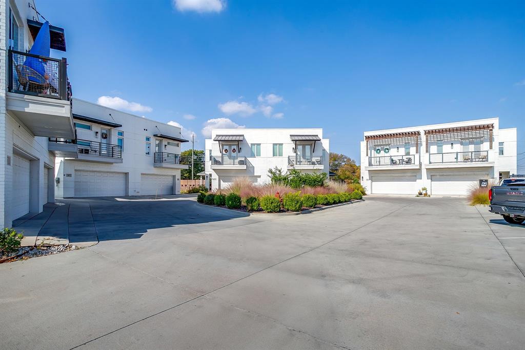 Crossroads Townhomes - Residential