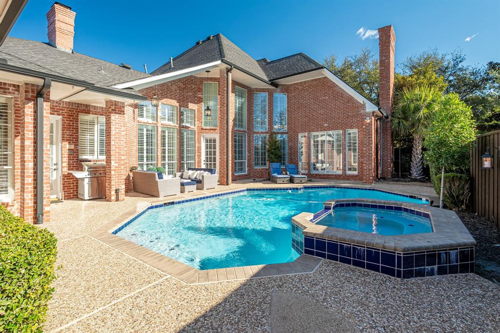 1605 Monument Circle