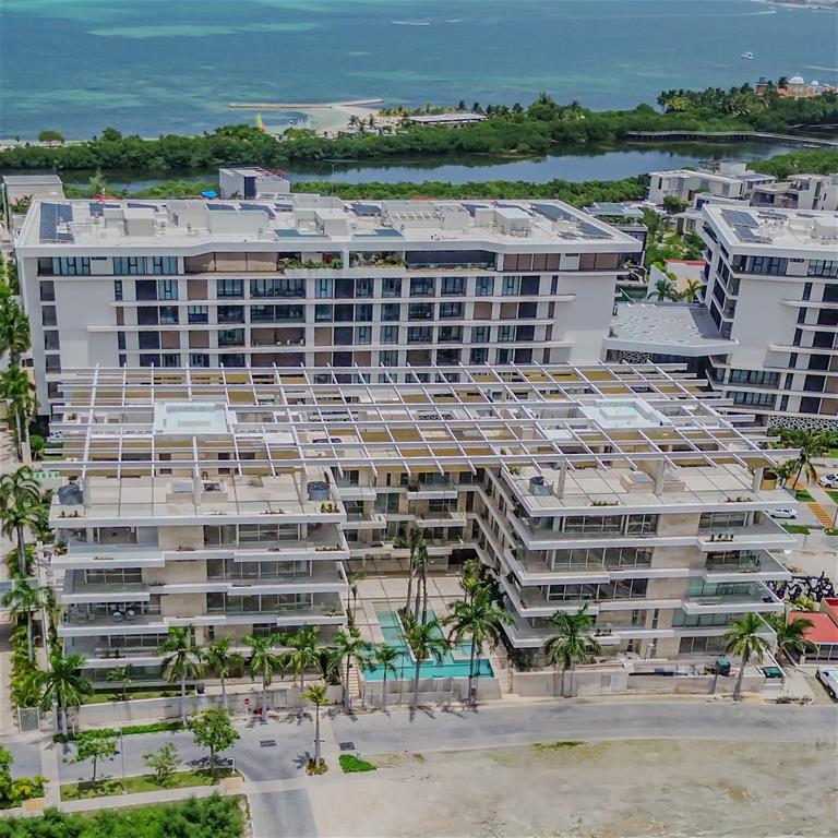 SN Puerto Cancun Avenue 108