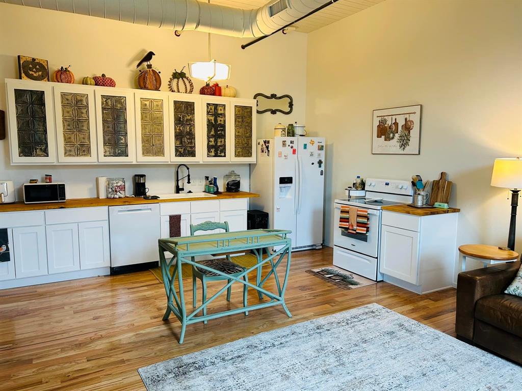 ORIGINAL CLEBURNE - Residential Lease