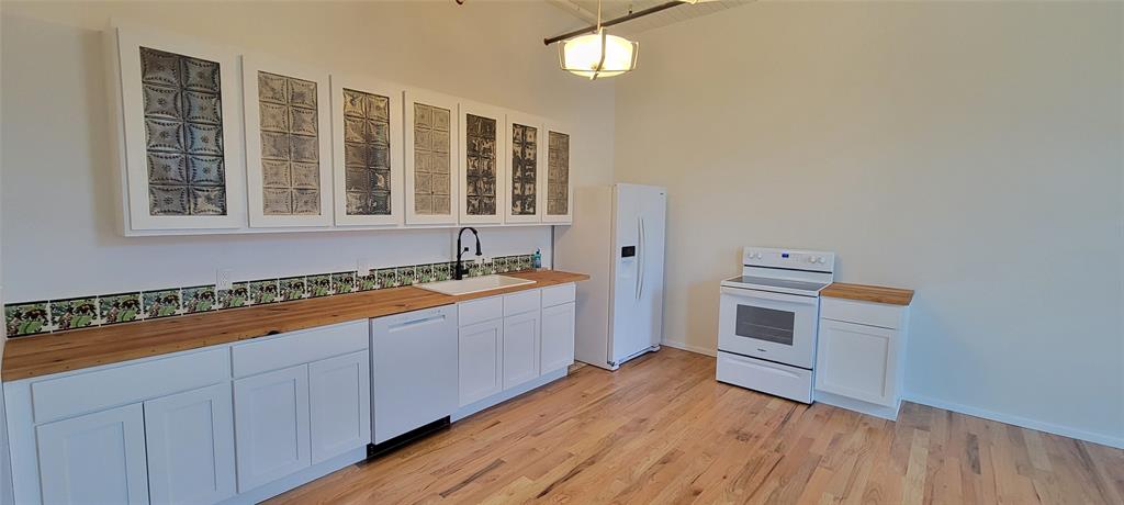 ORIGINAL CLEBURNE - Residential Lease