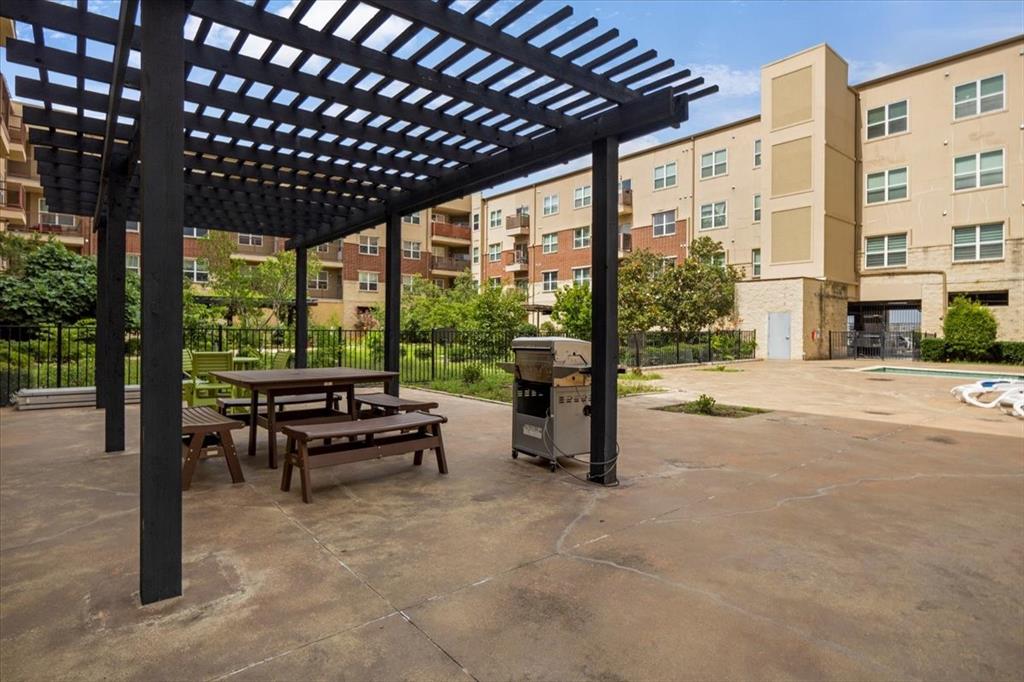 1100 TRINITY MILLS CONDO BLK A LOT 1 ACS 3.93 - Residential Lease