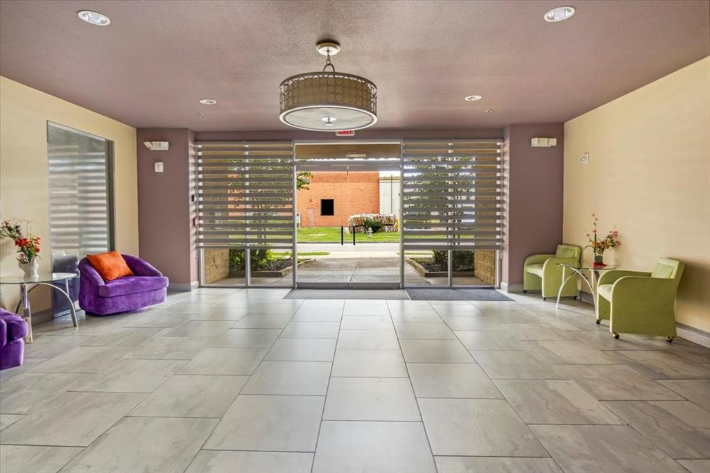 1100 TRINITY MILLS CONDO BLK A LOT 1 ACS 3.93 - Residential Lease