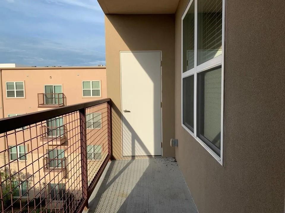 1100 TRINITY MILLS CONDO BLK A LOT 1 ACS 3.93 - Residential Lease