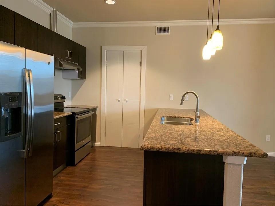 1100 TRINITY MILLS CONDO BLK A LOT 1 ACS 3.93 - Residential Lease