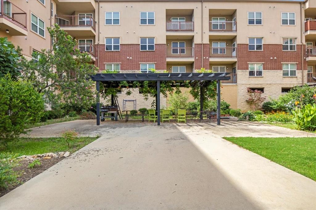 1100 TRINITY MILLS CONDO BLK A LOT 1 ACS 3.93 - Residential Lease