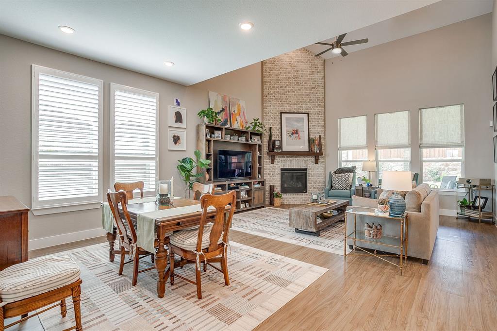 2132 Rolling Oaks Drive