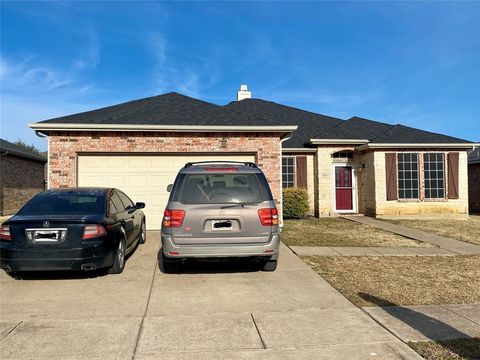 8221 Atherton Street Arlington TX 76002