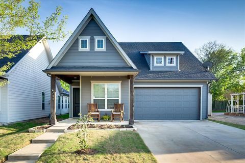 209 W Dallas Street Mansfield TX 76063