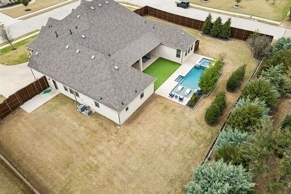 2121 Weathertop Lane