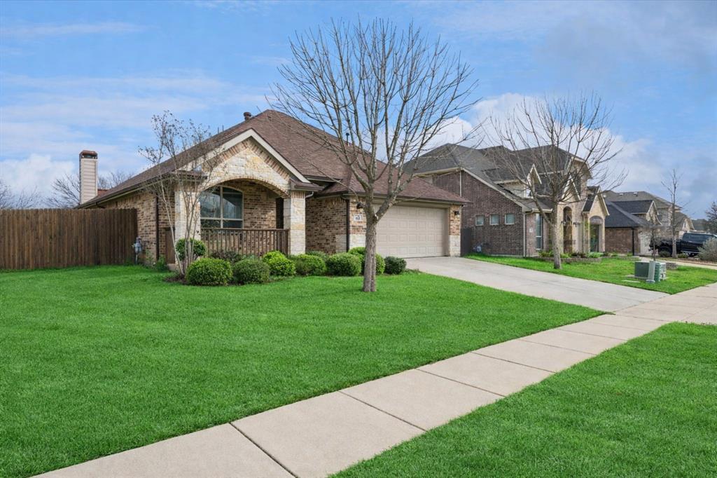 612 Ravenwood Drive
