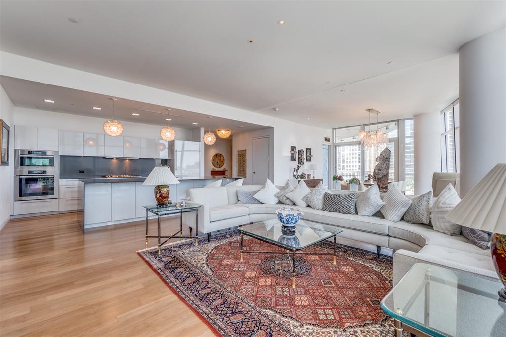 1918 Olive Street 701