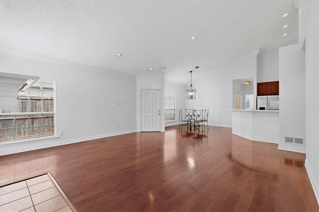 Hickory Street Village Ph IV - Residential Lease