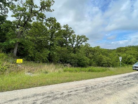 Unimproved Land in Bowie TX Lot 433 Crosstimbers Drive.jpg