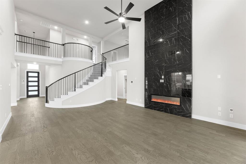 Mira Lagos Crossing - Residential