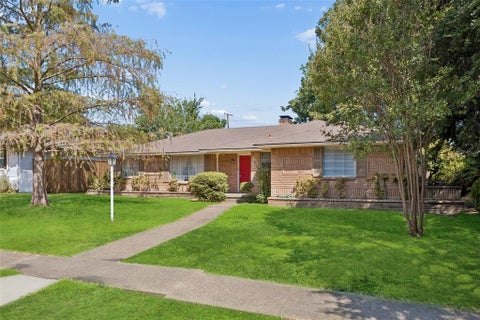 Tiny photo for 5629 Ledgestone Drive, Dallas, TX 75214 (MLS # 21386826)
