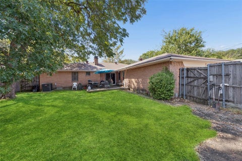 Tiny photo for 5629 Ledgestone Drive, Dallas, TX 75214 (MLS # 21386826)