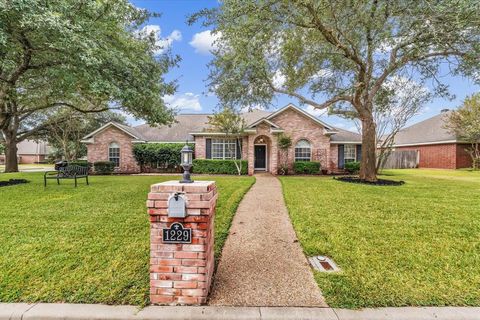 Tiny photo for 1229 S Haven, Hewitt, TX 76643 (MLS # 21098886)