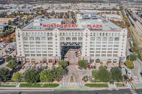 Photo of 2600 W 7th Street #1315, Fort Worth, TX 76107 (MLS # 21090653)