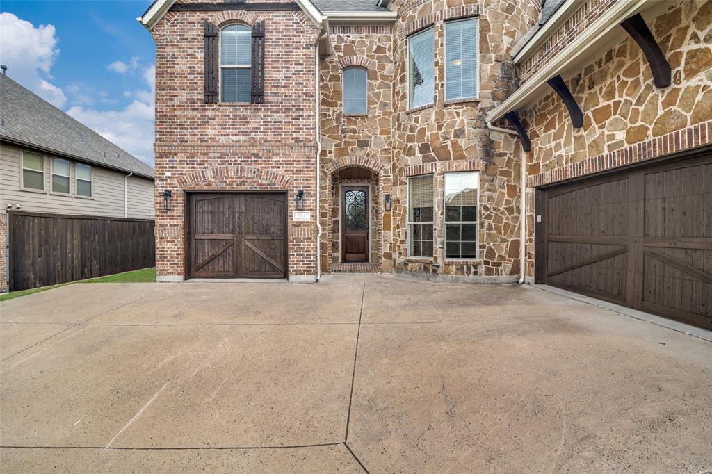 794 Featherstone Drive