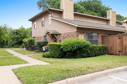 A home in Benbrook