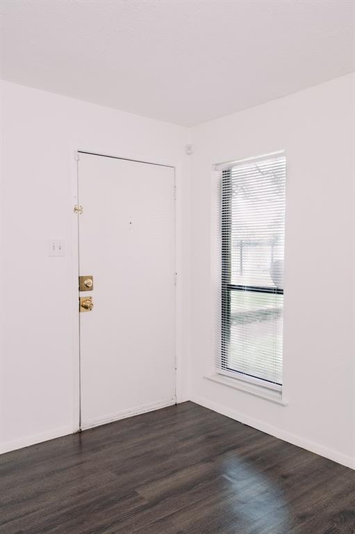 Oaks On The Lane Condo Ph 01 - Residential Lease