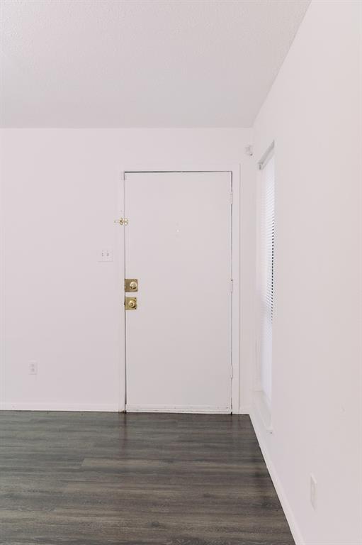 Oaks On The Lane Condo Ph 01 - Residential Lease