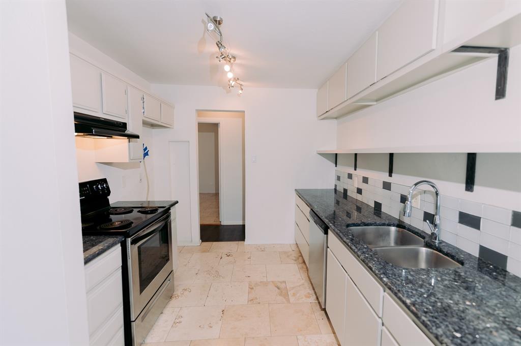 Oaks On The Lane Condo Ph 01 - Residential Lease