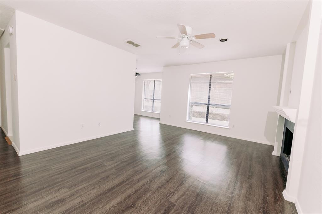 Oaks On The Lane Condo Ph 01 - Residential Lease