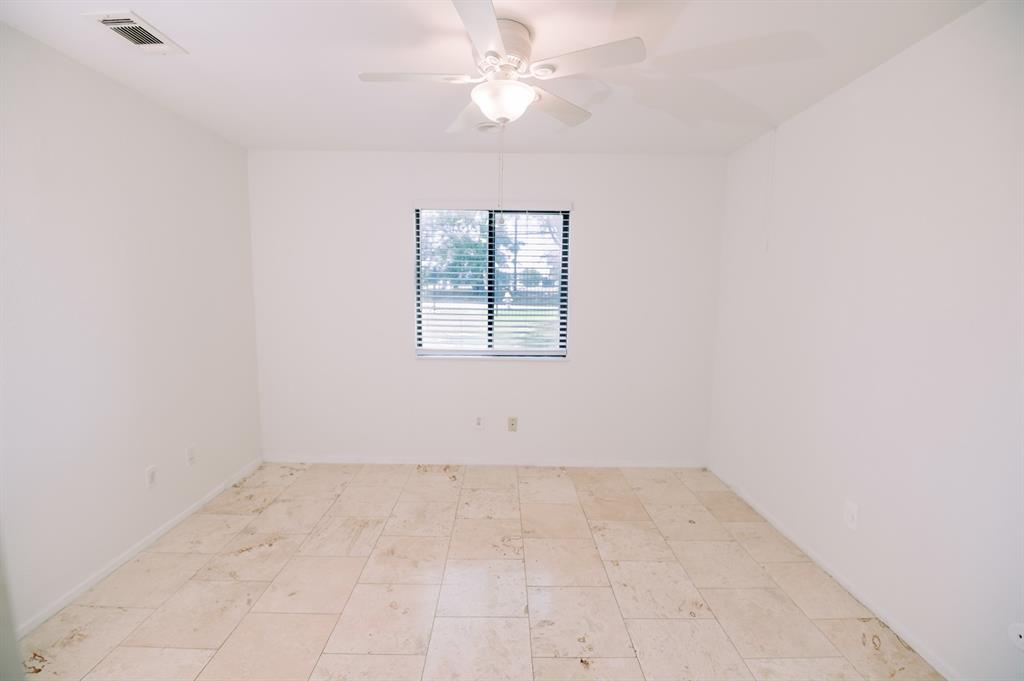 Oaks On The Lane Condo Ph 01 - Residential Lease