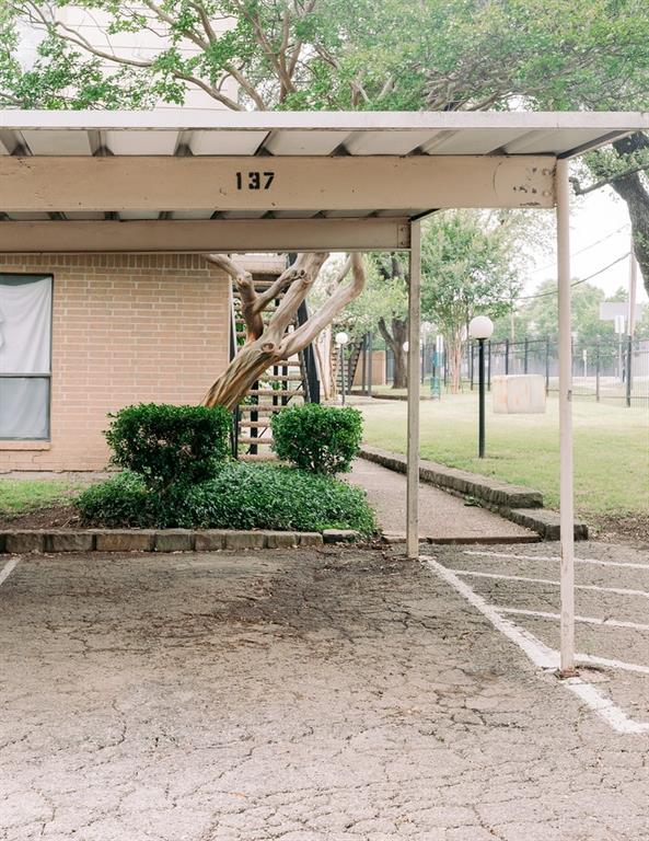 Oaks On The Lane Condo Ph 01 - Residential Lease