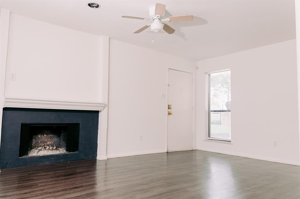 Oaks On The Lane Condo Ph 01 - Residential Lease