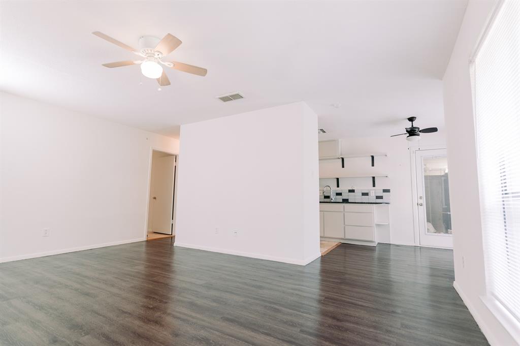 Oaks On The Lane Condo Ph 01 - Residential Lease