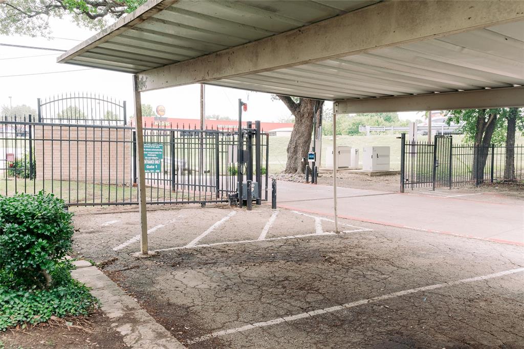 Oaks On The Lane Condo Ph 01 - Residential Lease