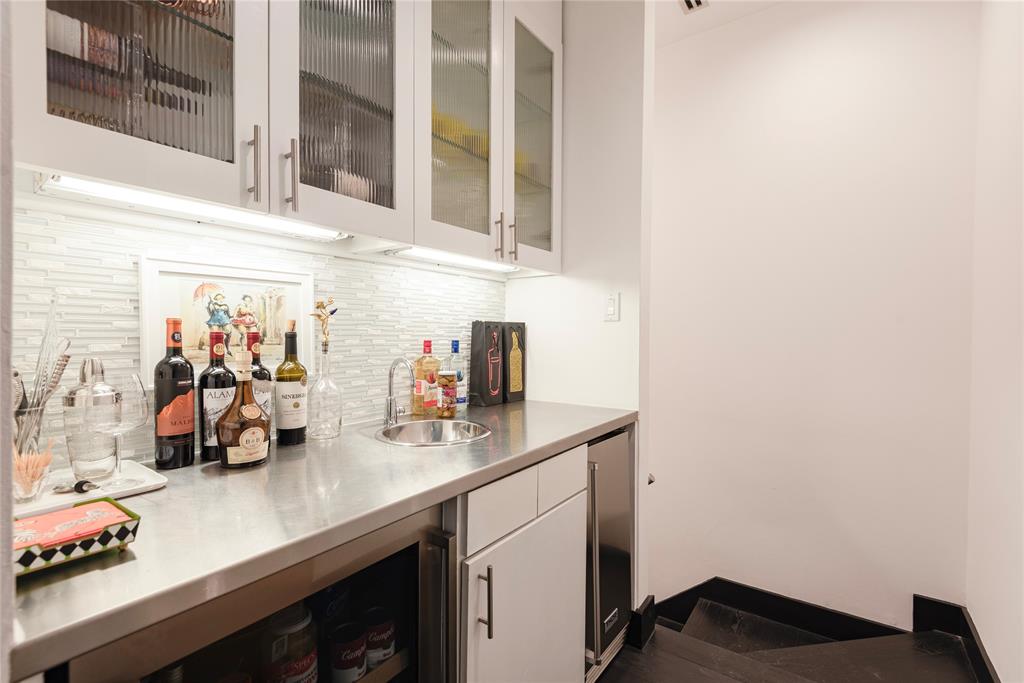 Pecan Plaza - Residential