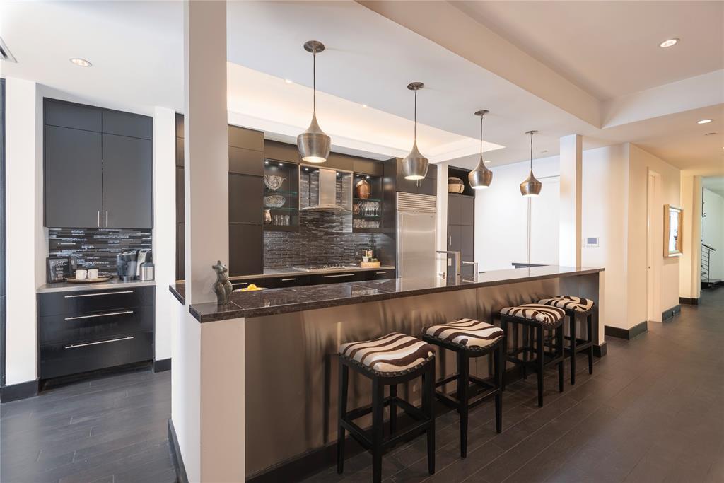 Pecan Plaza - Residential