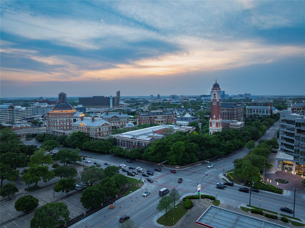 Pecan Plaza - Residential