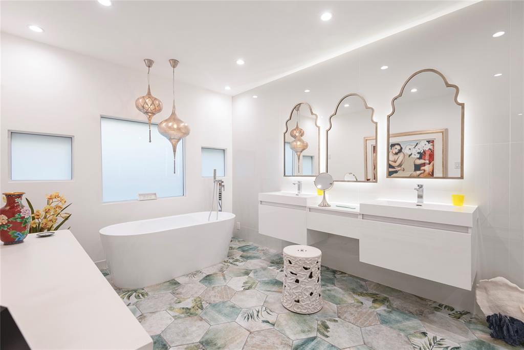 Pecan Plaza - Residential