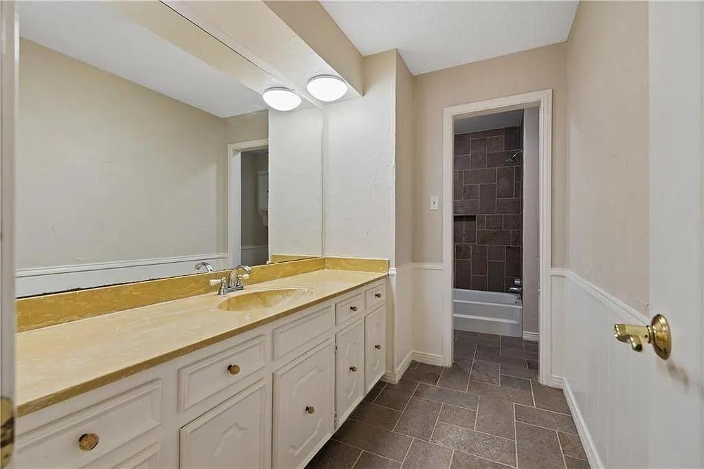 Chantilly Bay - Residential Lease