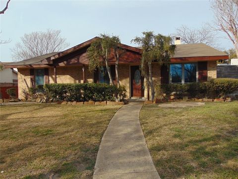 10835 Hayfield Drive Dallas TX 75238