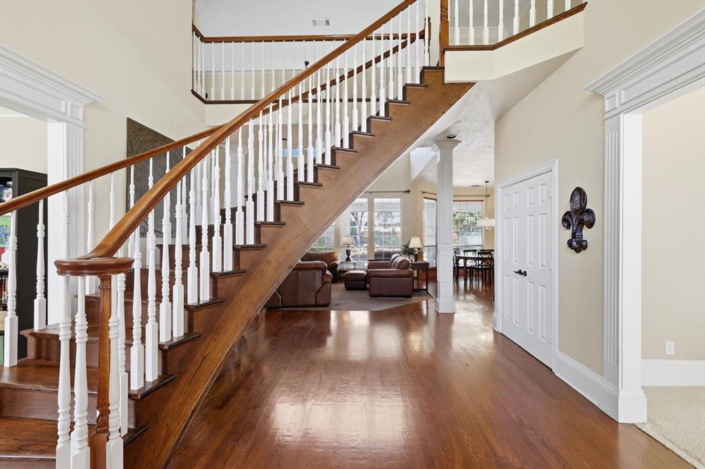 806 Ridgedale Court