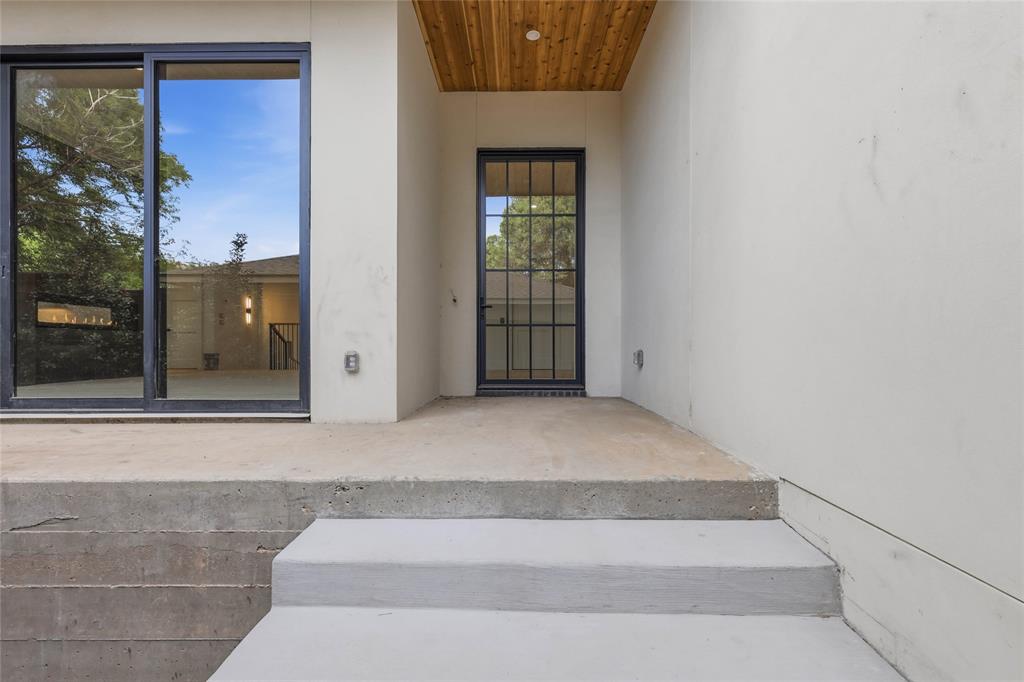 3624 N Fitzhugh Avenue