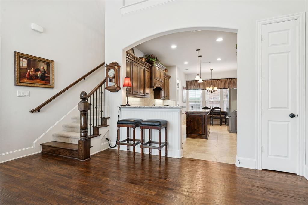 2504 Sir Wade Way