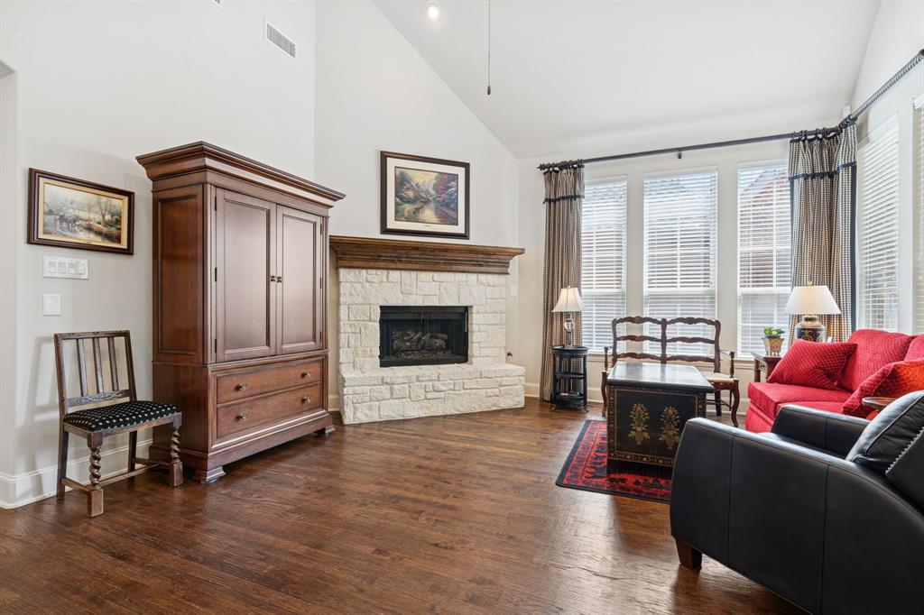 2504 Sir Wade Way