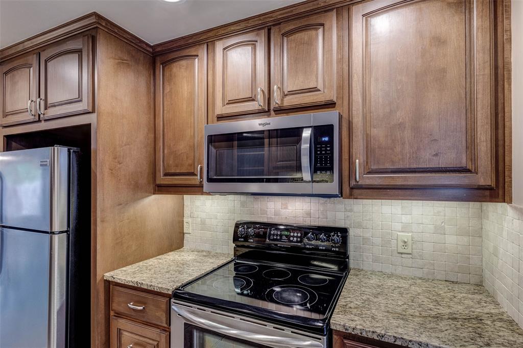 1077 Roaring Springs Road