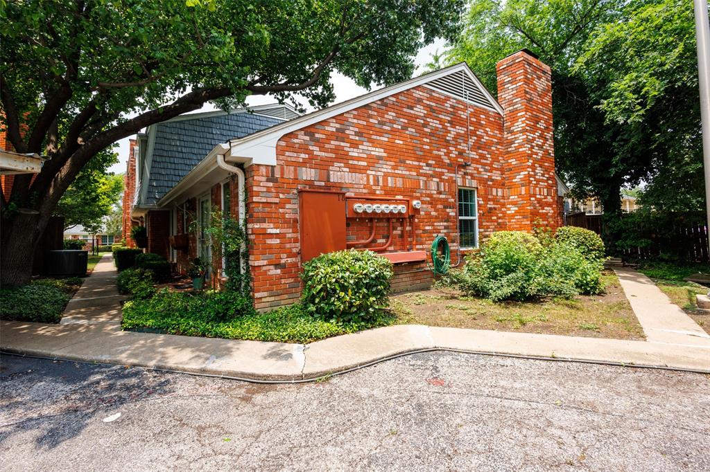 1077 Roaring Springs Road
