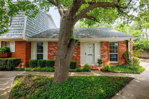 1077 Roaring Springs Road Fort Worth TX 76114