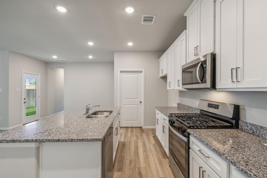 3010 Isla Terrace